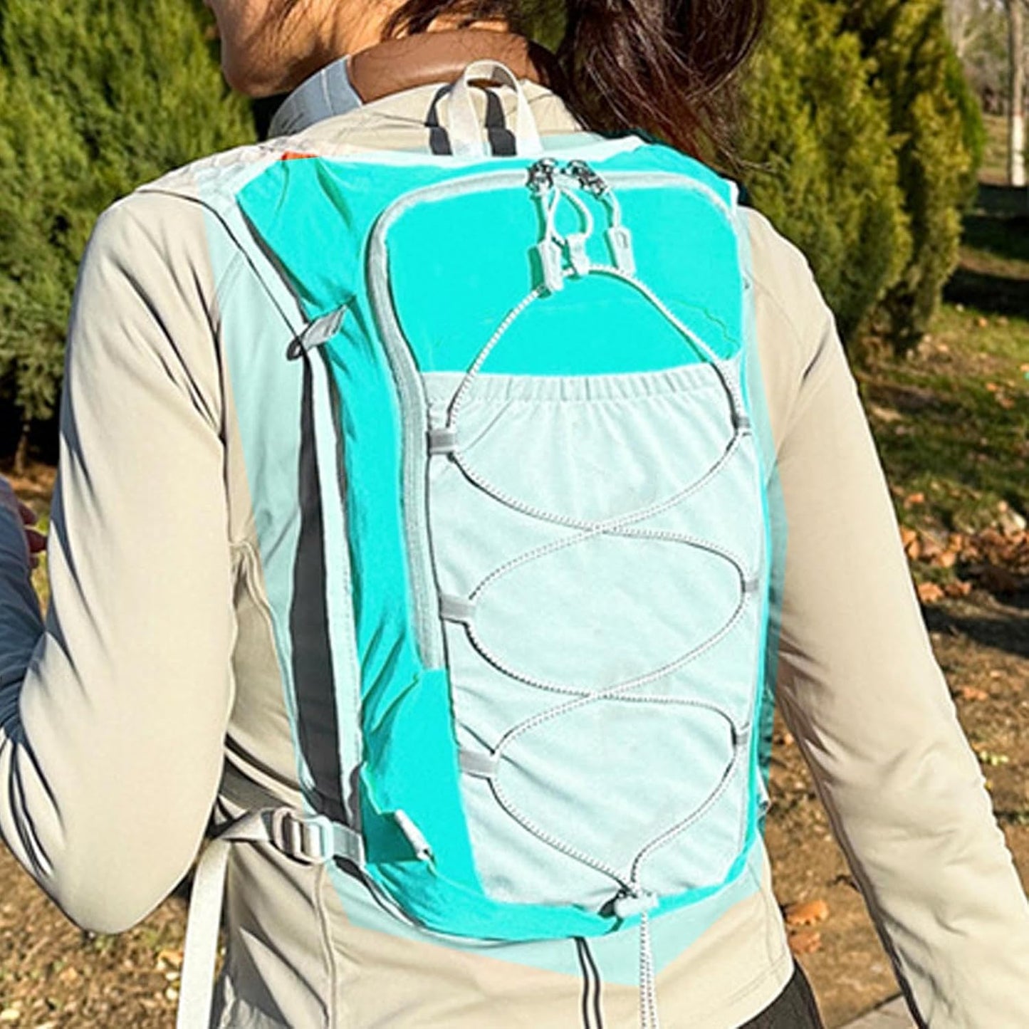 Running Hydration Pack, Reflective Lightweight Vest, 15.75x8.66x3.15 Inches Breathable Sports Bag, 1.5L Water Bladder Carrier, Outdoor Workout Gear for Women Camping Riding Travel