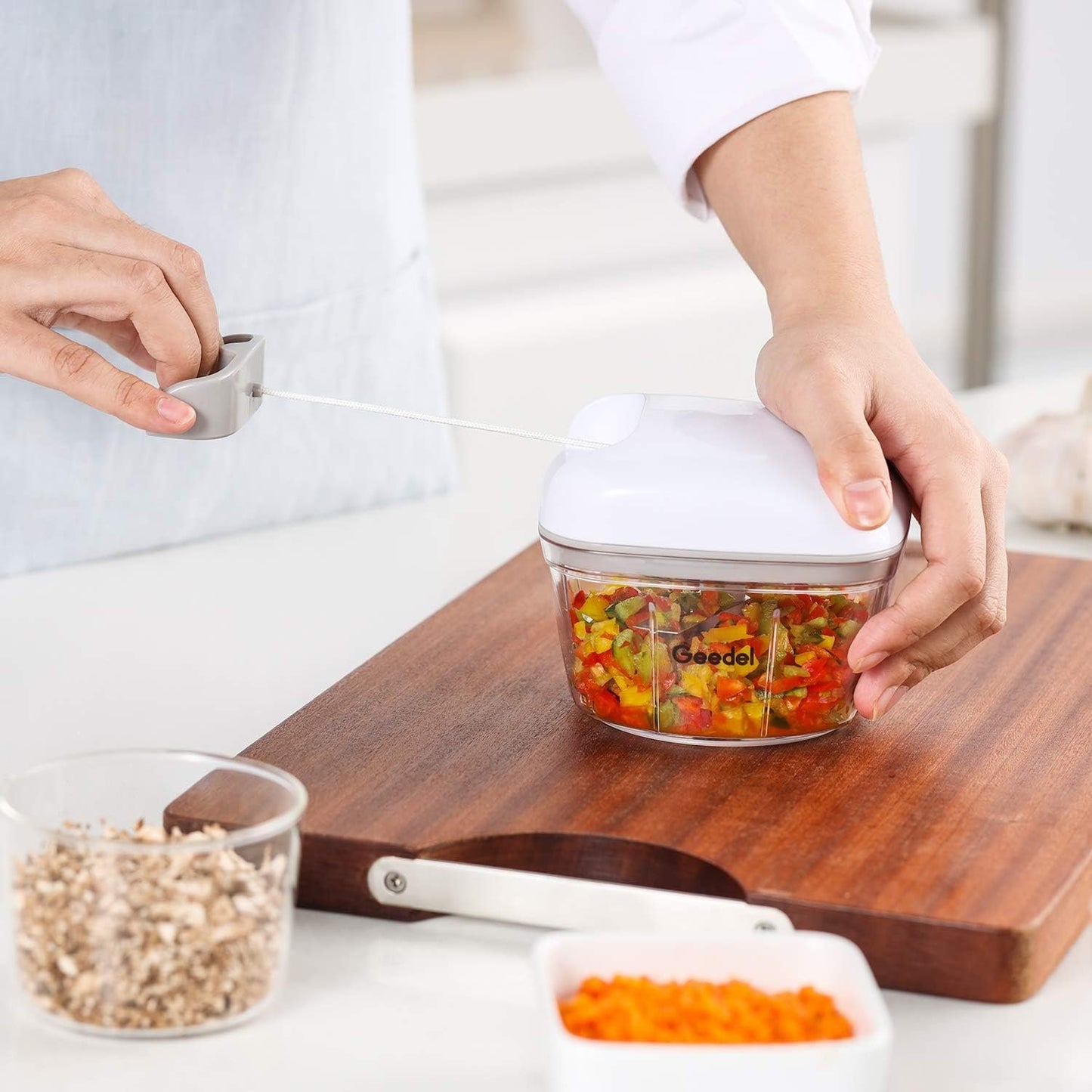 Manual Pull Food Chopper, Hand Pull String Onion Chopper Dicer for Kitchen, Easy Cleaning Manual Vegetable Chopper for Vegetables, Fruits (500 ML)