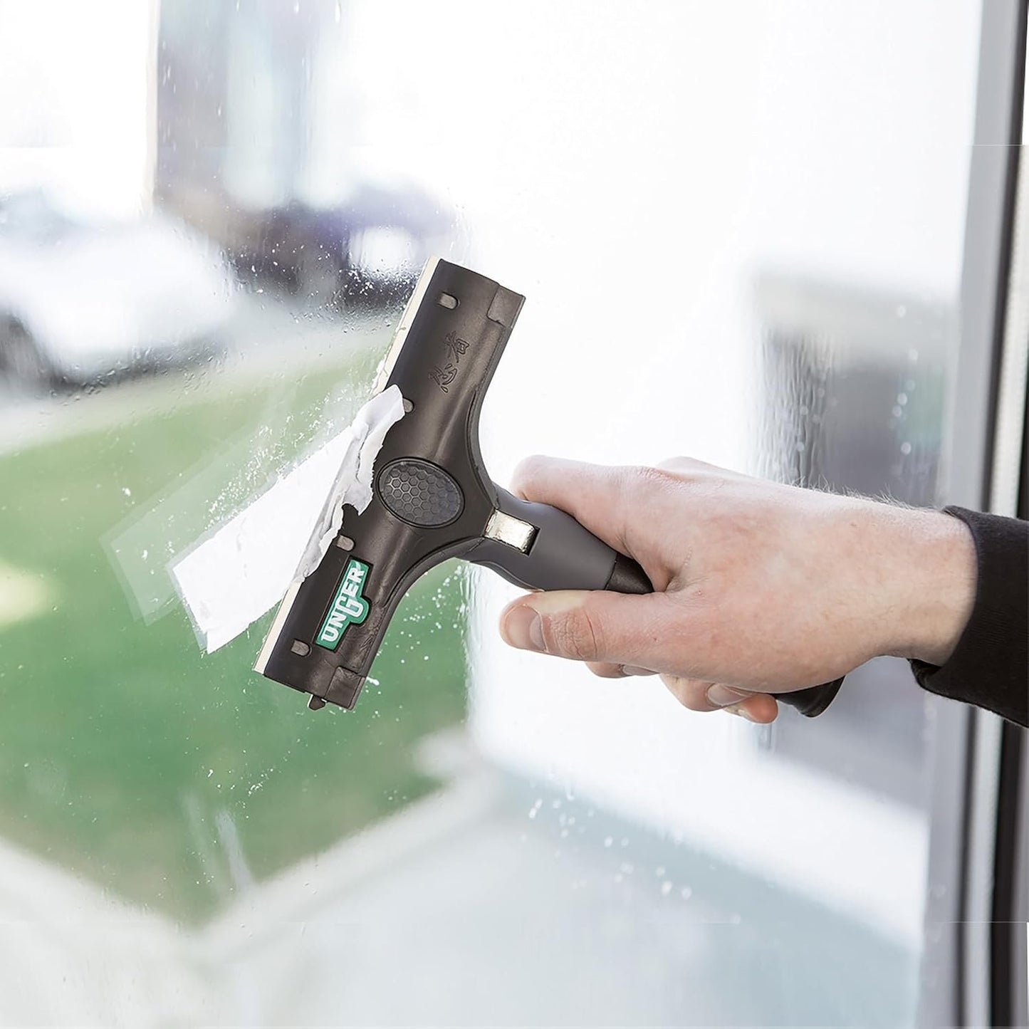 Unger Commercial ErgoTec® Ninja 6" Glass Scraper with Adjustable Head and Safety Cap – Ergonomic 2-in-1 Tool for Commercial Window and Surface Cleaning EN150