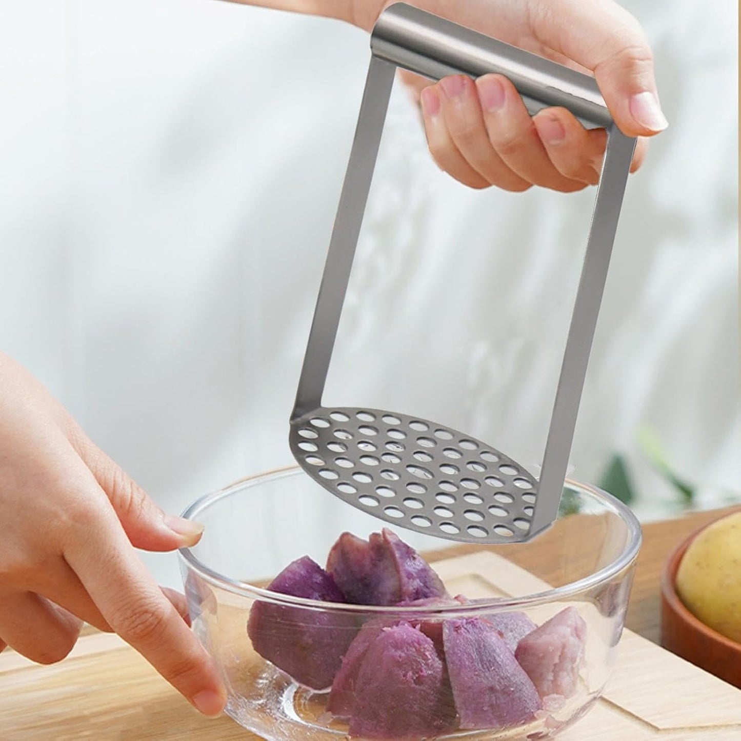 Potato Masher Kitchen Tool - Sturdy Kitchen Gadget for Mashing Potatoes, Avocados and More | Durable Kitchen Tool for Beans and Meat, Versatile Mashed Maker Tool