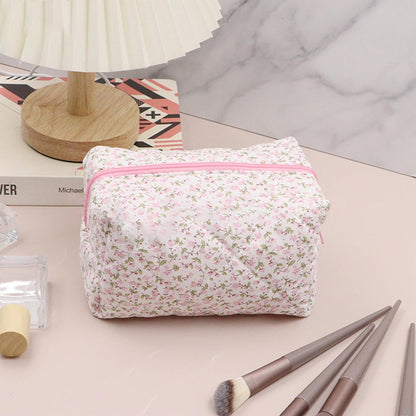 MHDUYEG Travel Cosmetic Bag, Floral Makeup Bag, Large Capacity Floral Cosmetic Bag for Women, Quilted Travel Makeup Bag, Floral Make Up Bag for Beauty Accessories (Pink), pink