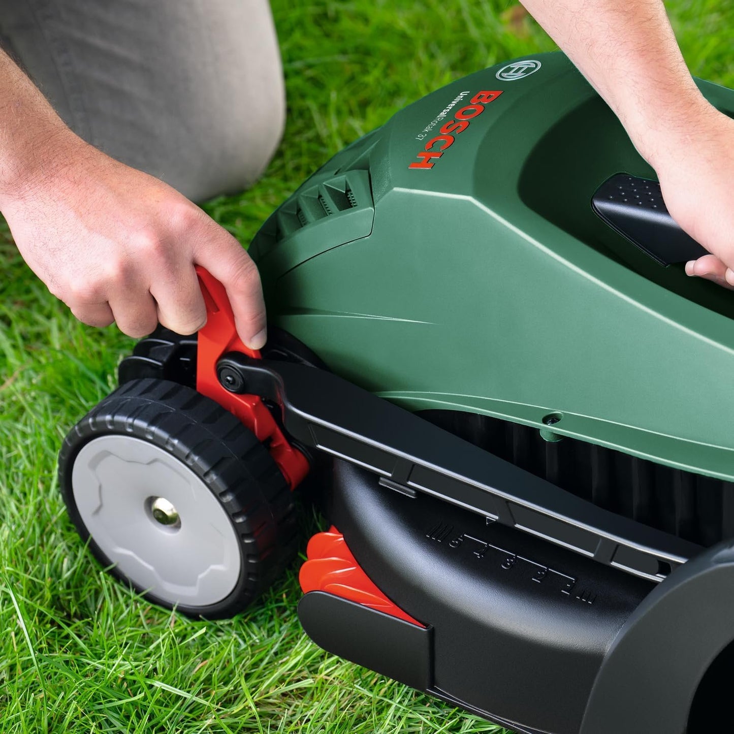 Bosch Corded Essentials Garden Kit: 1400w Lawn Mower + 450w Hedge Trimmer