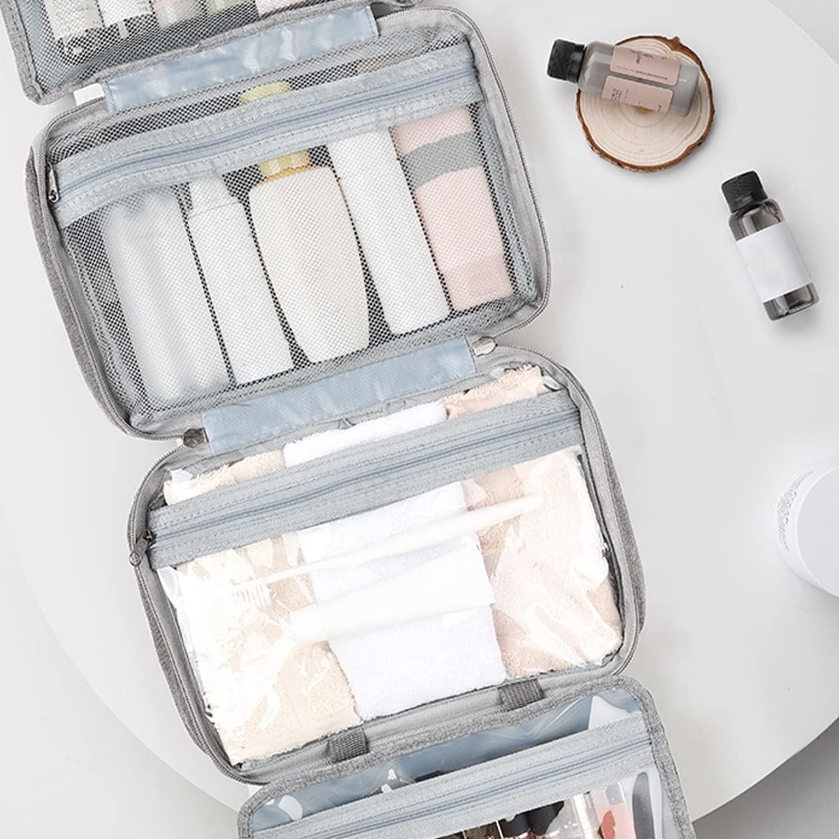 Hanging Toiletry Bag, Waterproof Wash Bag for Makeup Large Capacity Travel Makeup Bag Compact with Hook, Portable Makeup Traveling Organizer for Women Outdoor Camping Travel (1, Grey)