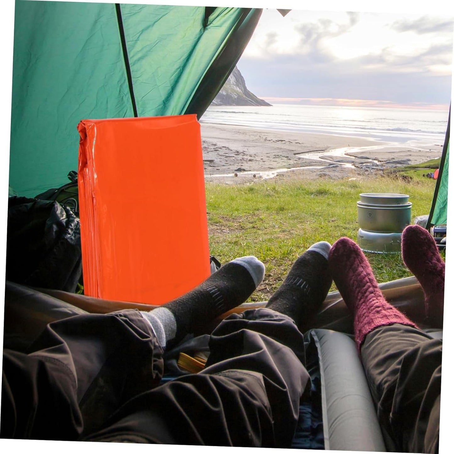 Abaodam Emergency Survival Sleeping Bag Portable Thermal Sack Lightweight Reflective Emergency Blanket for Camping and Hiking Against Dirt and Moisture Compact First Aid Gear