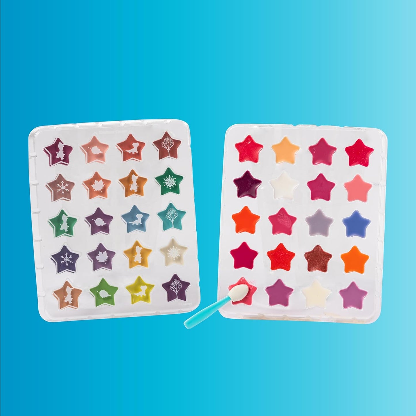 Lip Smacker Frozen Traincase 40+ Pieces Make-up Case for Face, Lips and Nails with Beauty Accessories for Hair and Makeup Included
