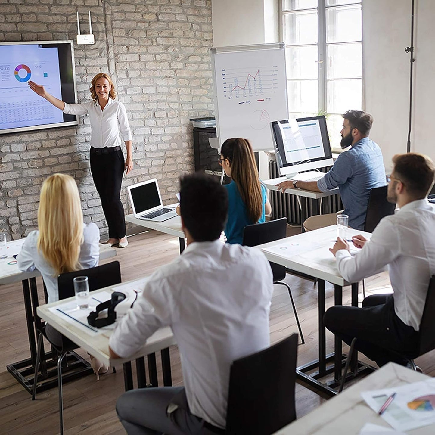 j5create Wireless Display HDMI Extender Full HD 1080p 60fps Transmitter and Receiver with IR Remote Control, 200ft Transmission, Ultra-Low Latency, for Home/Office/Church (JVAW53)