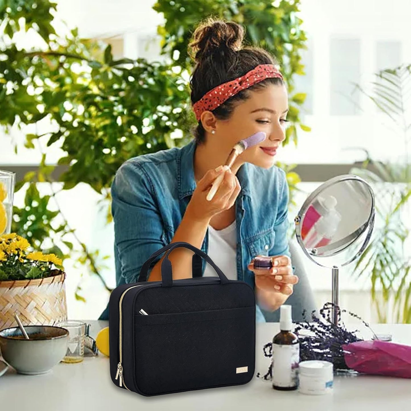 mivceklw Hanging Toiletry Bag, Travel Cosmetic Organizer, Waterproof Makeup Pouch, Large Capacity Storage, Foldable Design, Exquisitely Crafted, 12.6x9.06x4.33in