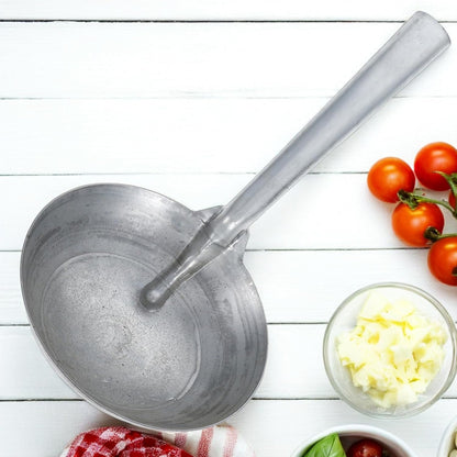 POPETPOP Sturdy Iron Farm Watering Spoon Multi-use Feeding Scoop for Garden Livestock