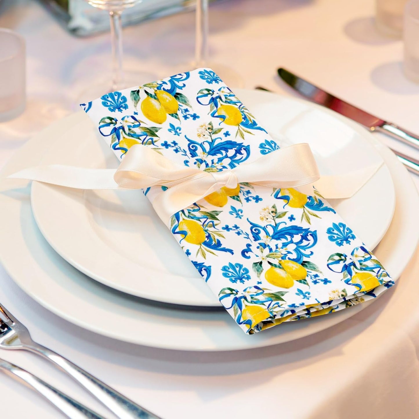 Whaline Lemon Cloth Napkin Italian Lemon Blue Tiles Reusable Dinner Napkin 18 x 18 Inch Kitchen Table Top Collection for Party Dining Table Decor, Set of 4