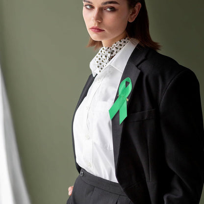 GLOBLELAND 100Pcs Mental Health Awareness Ribbon Green Satin Ribbon Lapel Pins for Charity Events Ribbons with Safety Pins for Women Men