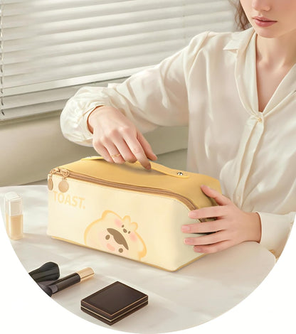 This travel makeup bag is easy to access makeup bag organizer is easy to organized，a stylish and practical makeup organizer bag. (yellow)