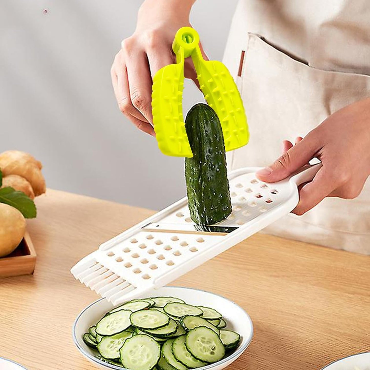 Finger Protector for Cutting Food | Non-Slip Fruit and Vegetable Slicer Guard – Safe Food Grabber Tool for Slicing Ginger, Chopping Onions, Dicing Produce in Kitchen, Ideal for Daily Meal Prep