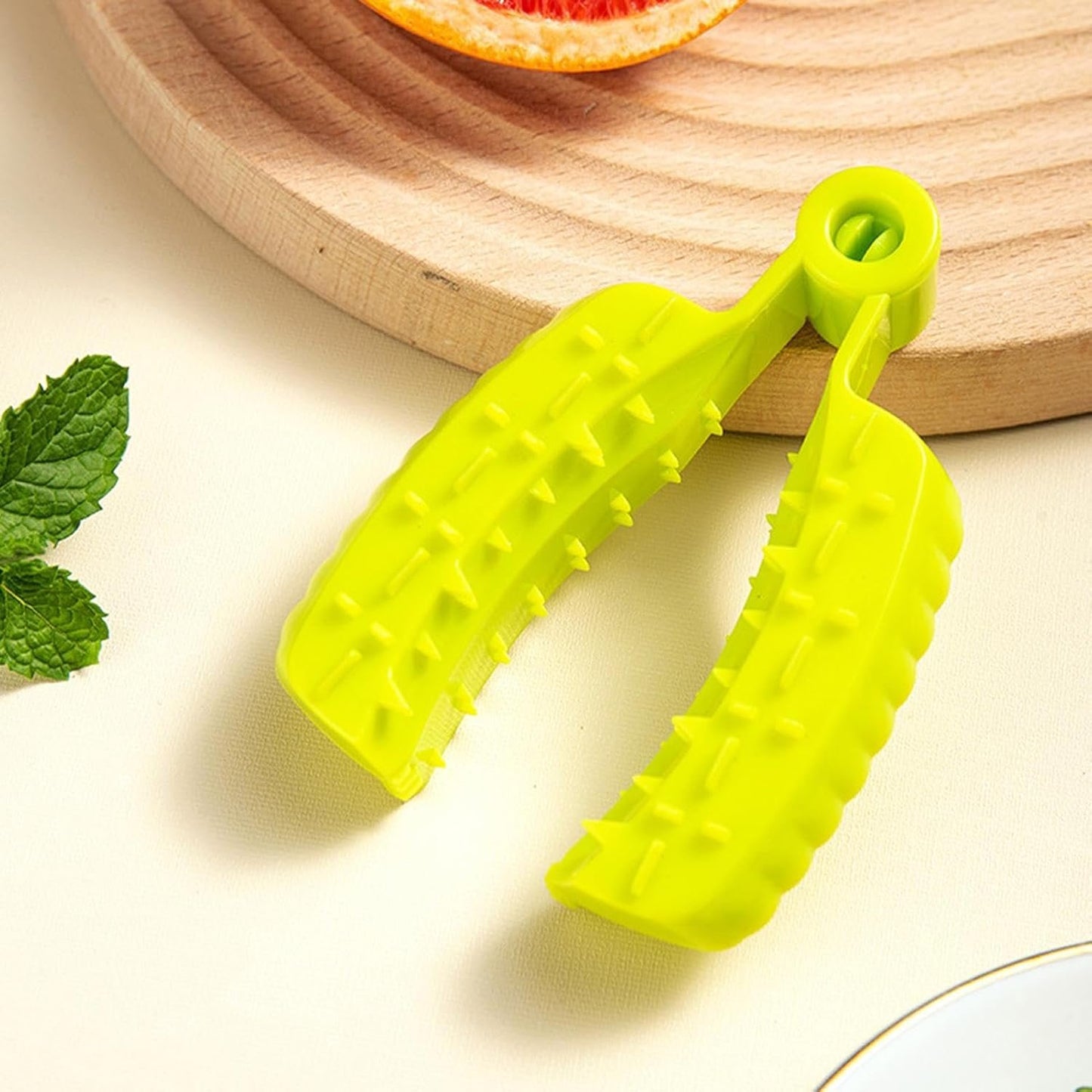 Finger Protector for Cutting Food | Non-Slip Fruit and Vegetable Slicer Guard – Safe Food Grabber Tool for Slicing Ginger, Chopping Onions, Dicing Produce in Kitchen, Ideal for Daily Meal Prep
