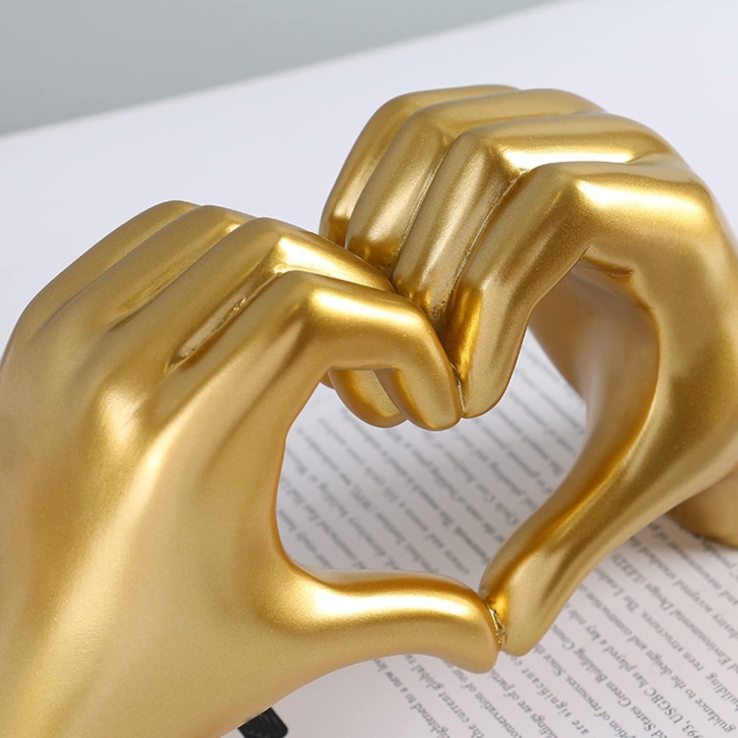 MCHERRY Heart Shape Hand Gesture Statues, Modern Art Sculpture Personalized Finger Home Decoration for Wedding Home Office Desktop Gifts