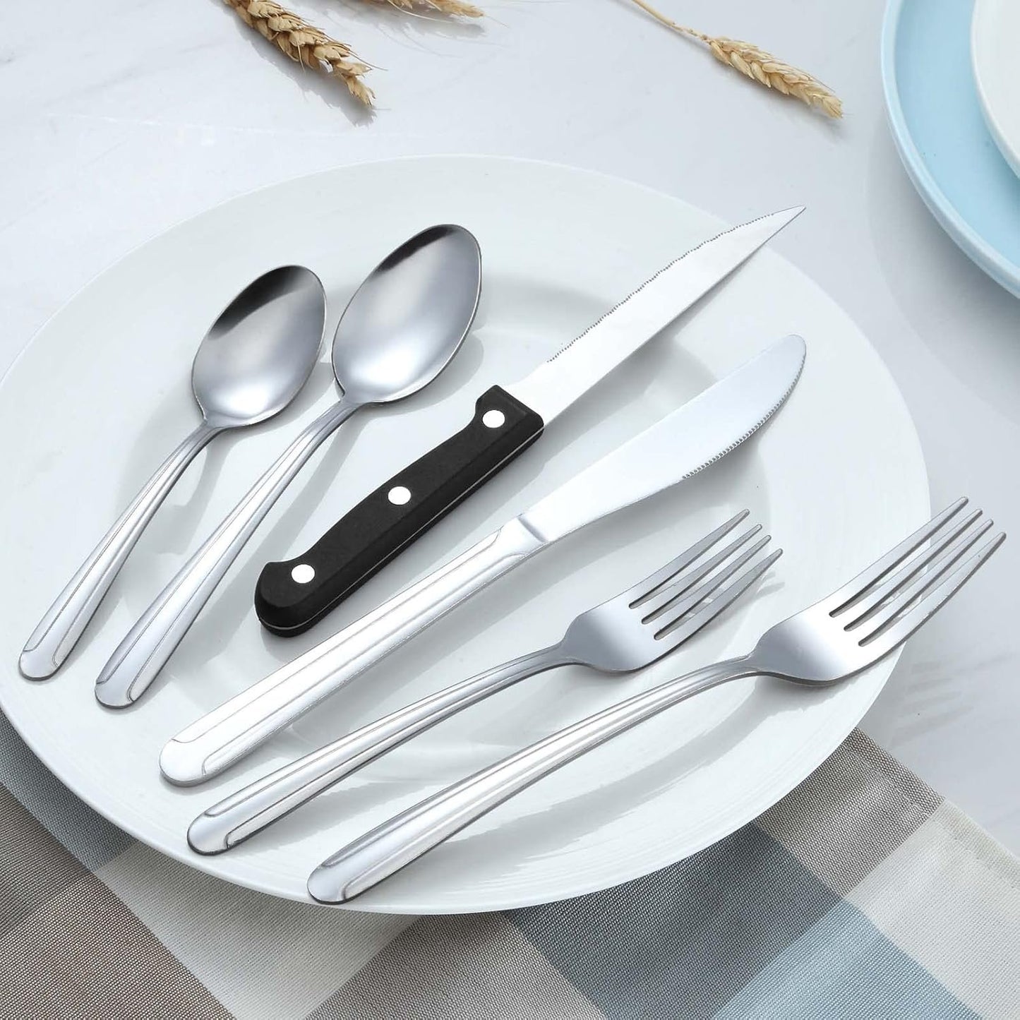 BEWOS 48 Pieces Cutlery Set for 8, Silverware Sets with Steak Knives, Stainless Steel Cutlery, Mirror Polished Flatware Set, Knife, Spoon and Fork Set, Silverware, Dishwasher Safe Utensil Set