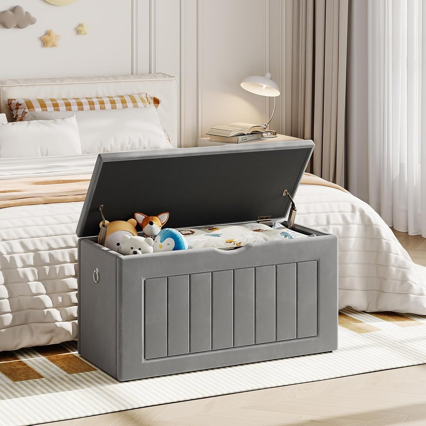 HOOBRO Storage Chest, 80 cm Velvet Upholstered Toy Chest, Sturdy Storage Bench, Storage Trunk with Safety Hinges and Pull Rings, Shoe Bench for Kids Room, Bedroom, Living Room, Gray GY208CW01