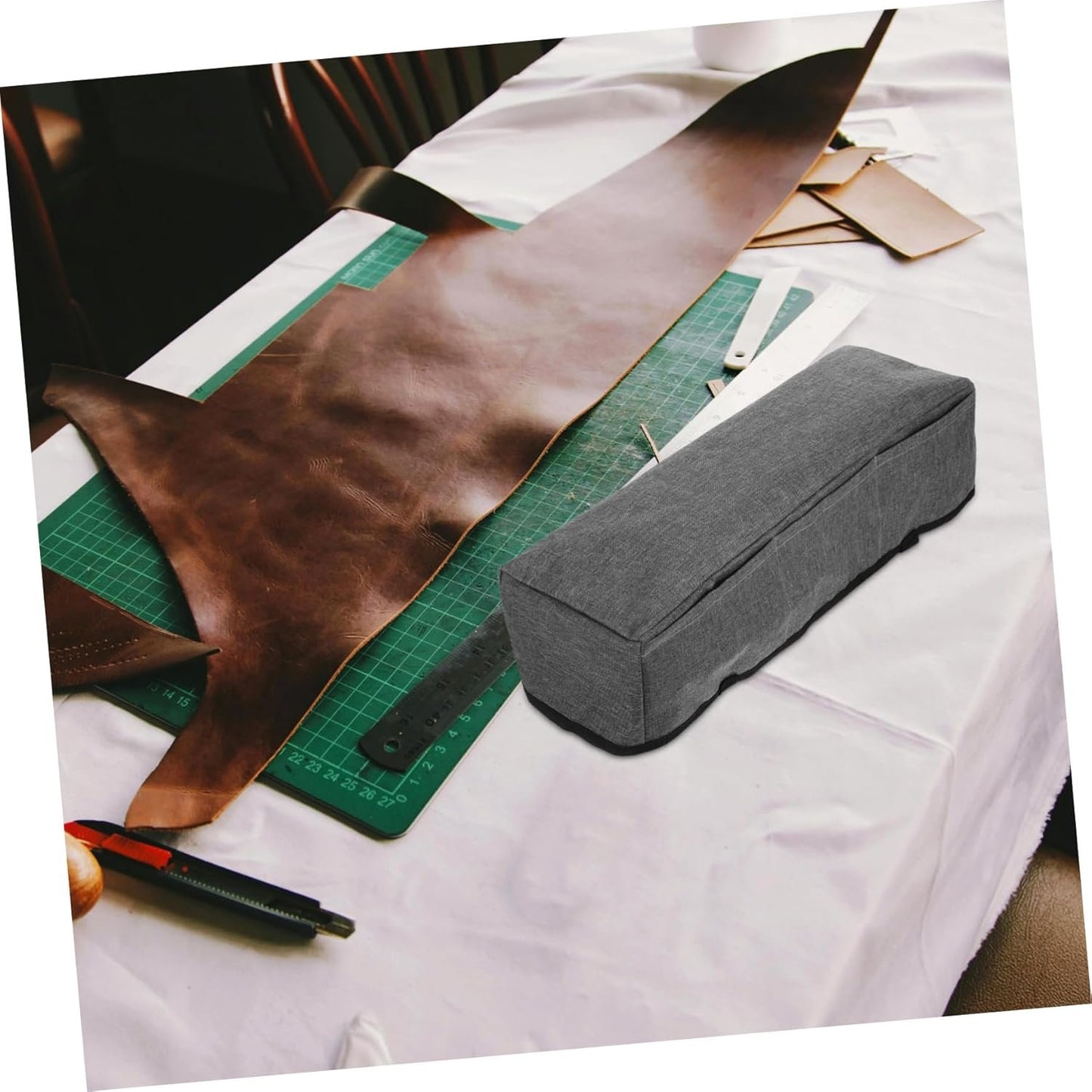 HOMOCONO Cutting Machine Dust Cover with Pockets Protective Storage for Crafting Lightweight and Easy to Handle Features Tool Pockets for Enhanced Organization for Maintaining Cleanliness
