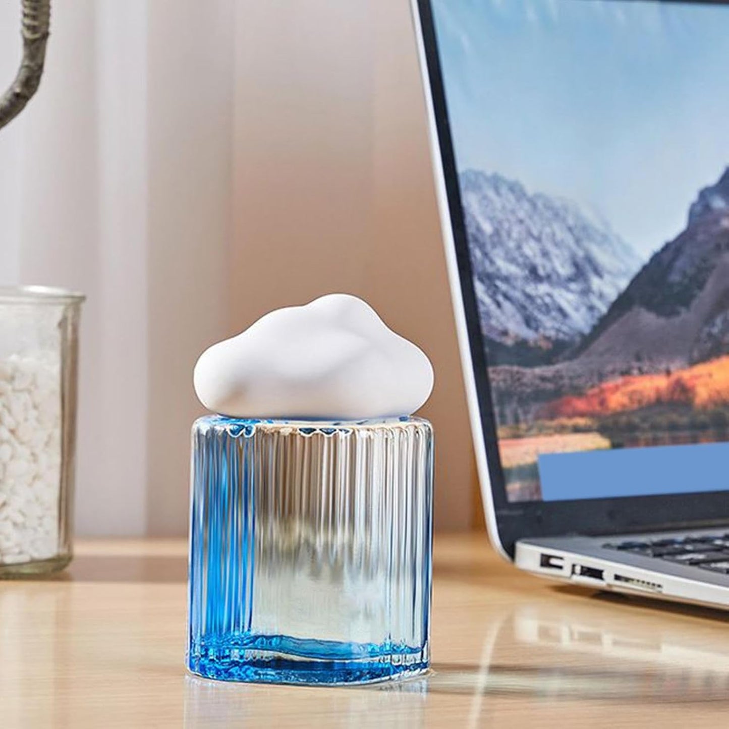 Car Fragrance Diffuser, Natural Air Freshener, Aromatherapy Car Diffuser with Stylish Cloud and Compact Design for Daily Commutes Road Trips or Long Drives, 1 Piece