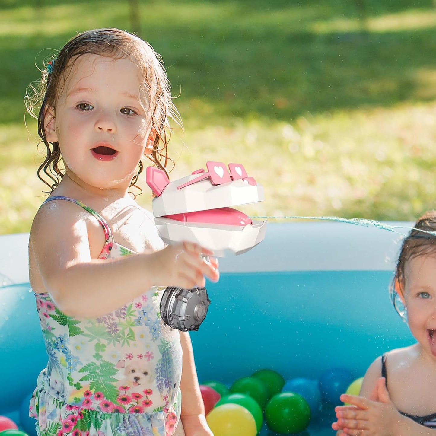 Water Squirter Toys, Automatic Water Blasting, Interactive Summer Outdoor Play, High Pressure Spray Action, 10,04 x 6,3 pollici, Perfect for Kids, Teens and Adults