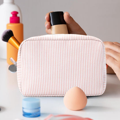 Travel Makeup Bag, Large Capacity Toiletry Bag, Polyester Portable Pouch, Durable Material, Secure Zipper, Lightweight Design, Water Resistant, Perfect for Gym, Beach, 8.66x5.91x3.54 inches