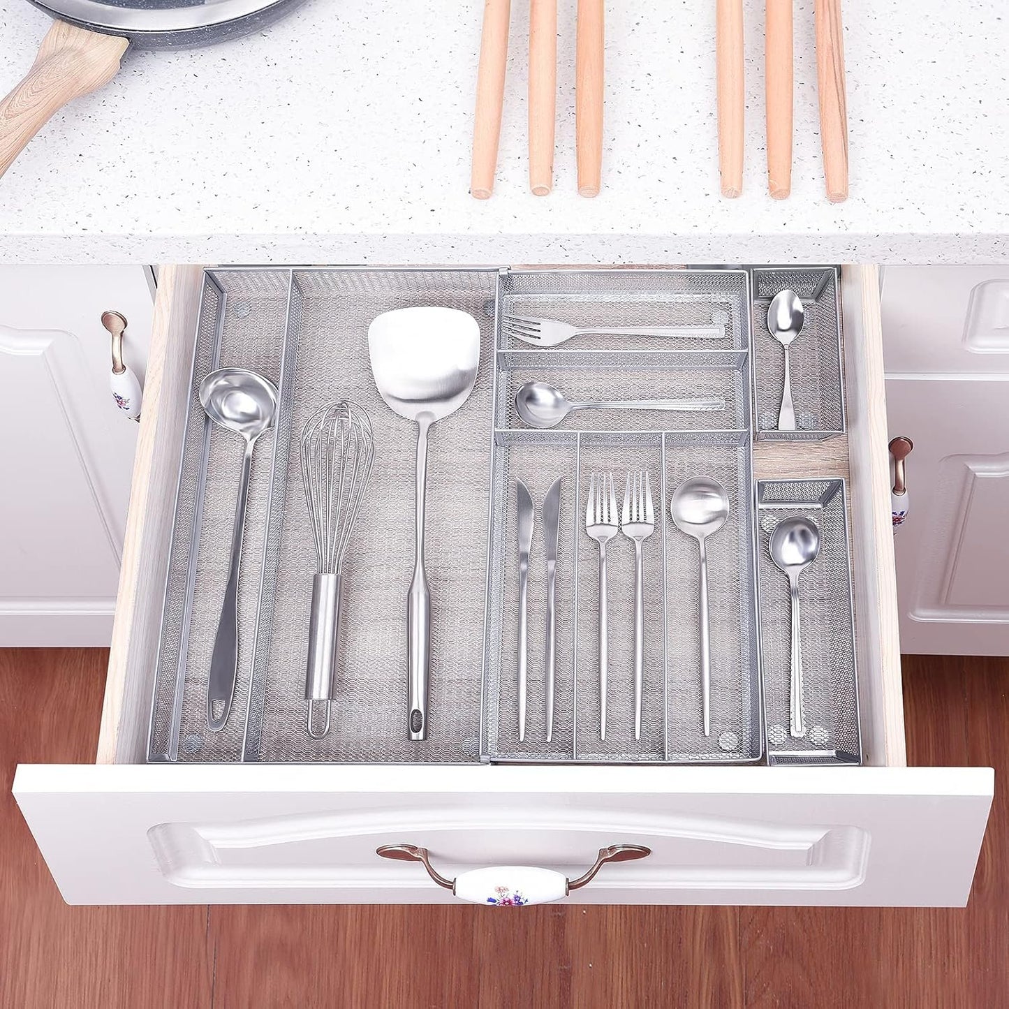 Metal Cutlery Tray Drawer Organizer Large, Expandable 7+2 Separate Compartments Mesh Utensil Organizer, Adjustable Kitchen Tableware Flatware Tray with Non-Slip Foam Feet
