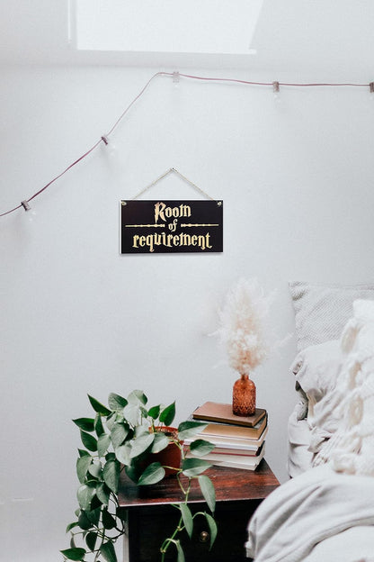 CARISPIBET Room of Requirement Home signs house décor home decorative signs for fans fantasy and wizardry theme welcome sign 6" x 12"