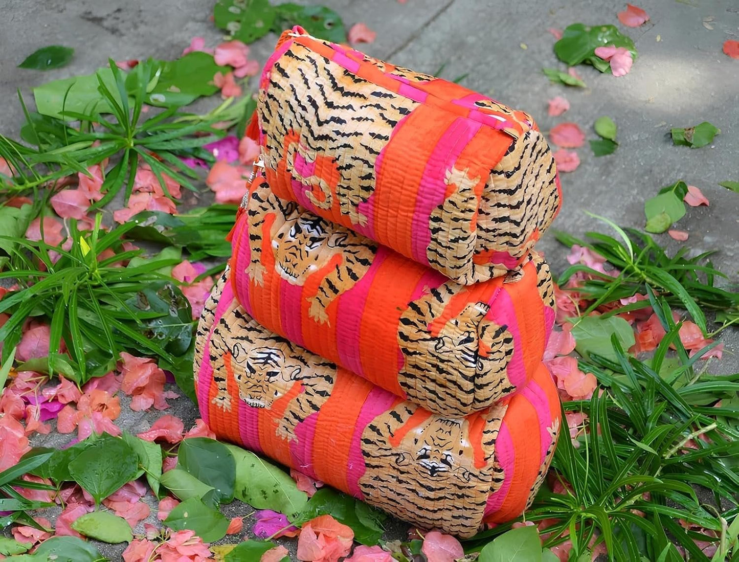 INDACORIFY Tiger Print Makeup Bag Set of 3 Pieces Indian Cotton Toiletry Bag Make up Pouch Travel Bag Quilted Wash Bag Shaving Cotton Cosmetic Kit, Multicolor, Bag
