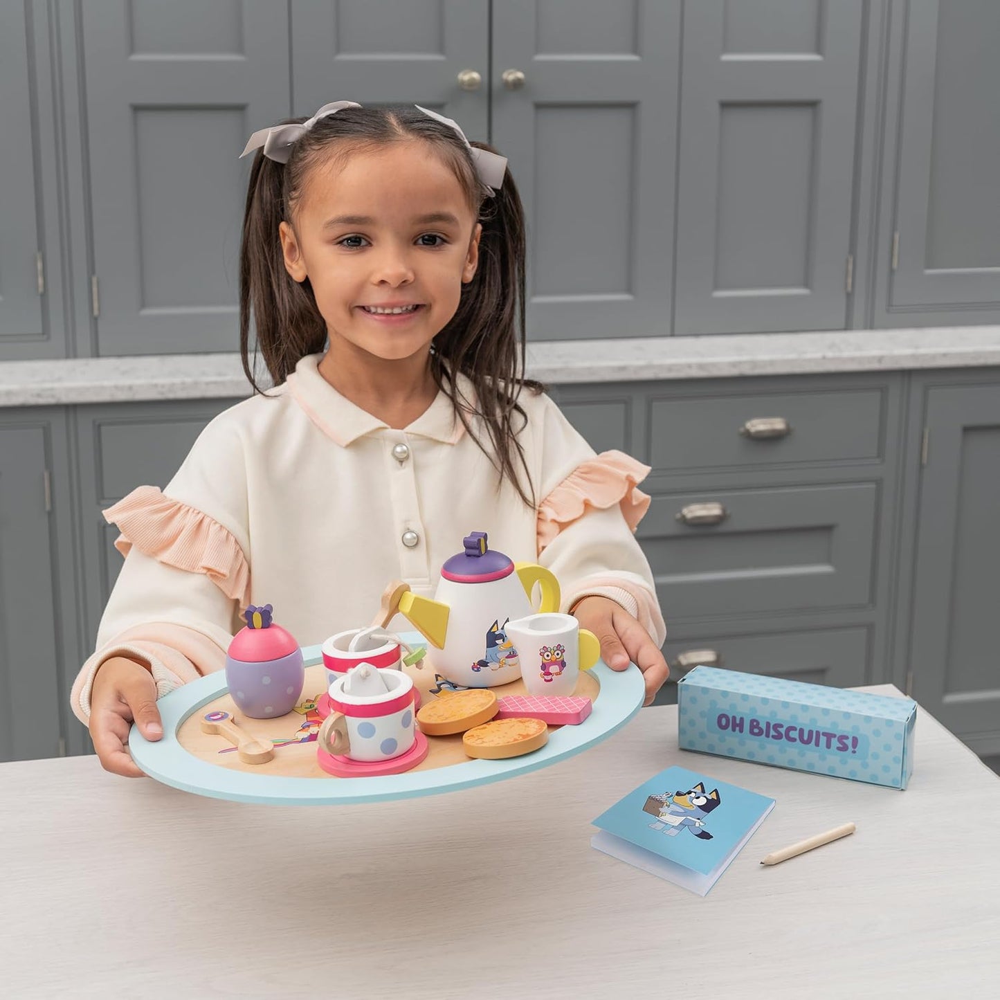 Bluey Wooden Tea Party 18-Piece Activity Toy Playset