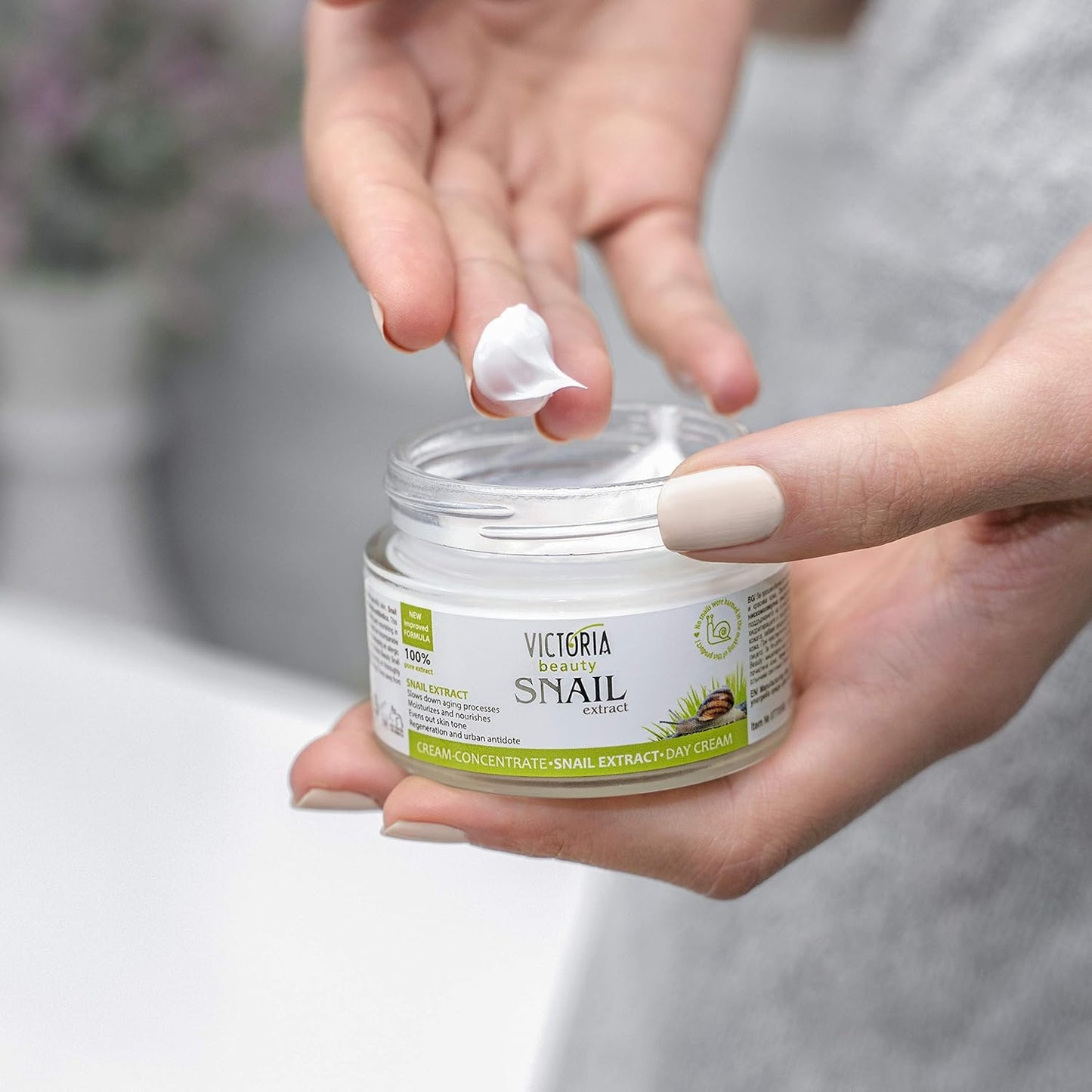 Victoria Beauty - Night and Day Face Cream - Anti-Age - Snail Extract Concentrate - 50ml