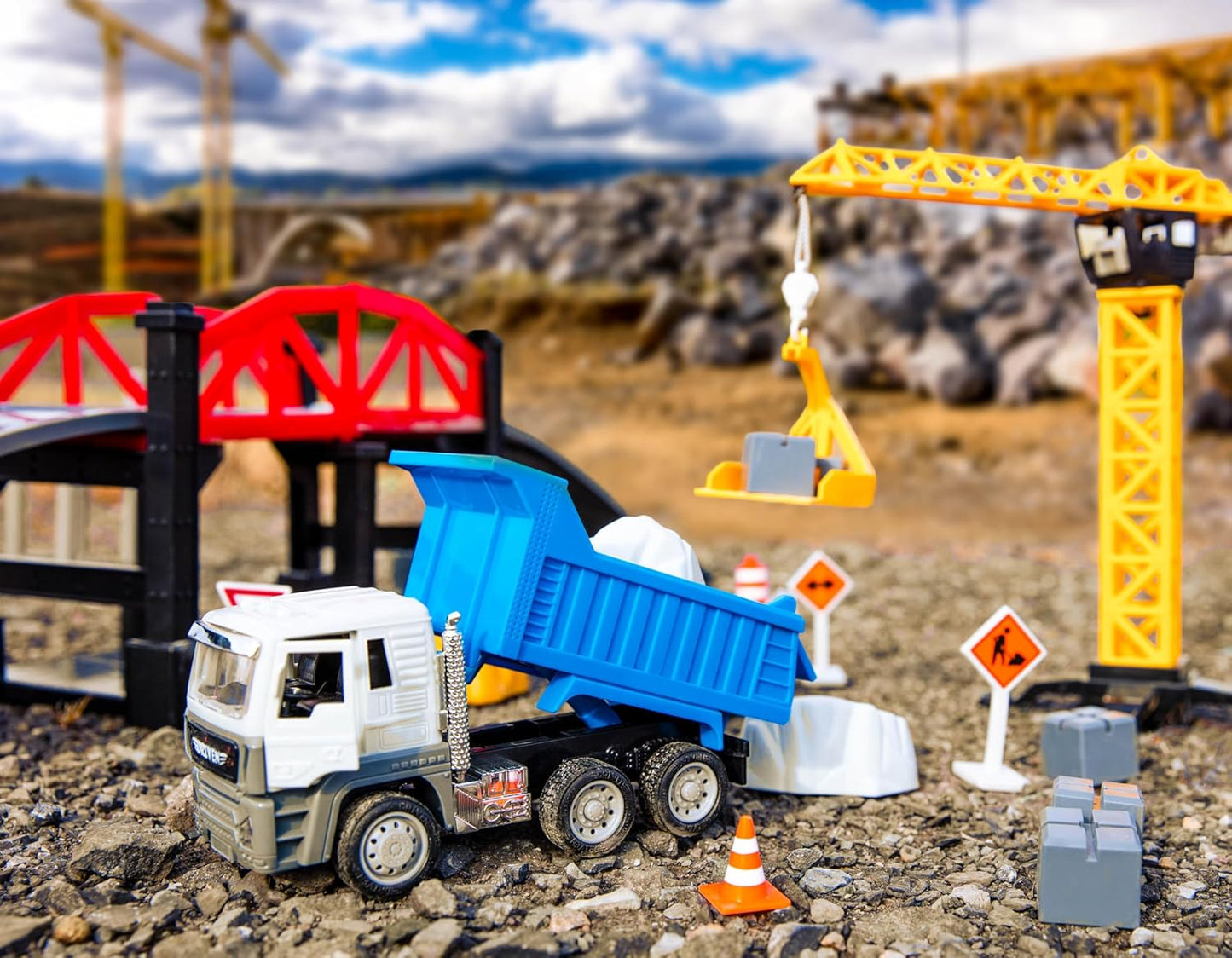 Driven by Battat Playset for Kids Dump Truck & Accessories - Pretend Toy, Signs, Beams, & More - 3 Years - Construction Crane Play Set (62pc), Multicoloured, Standard, WH1273Z