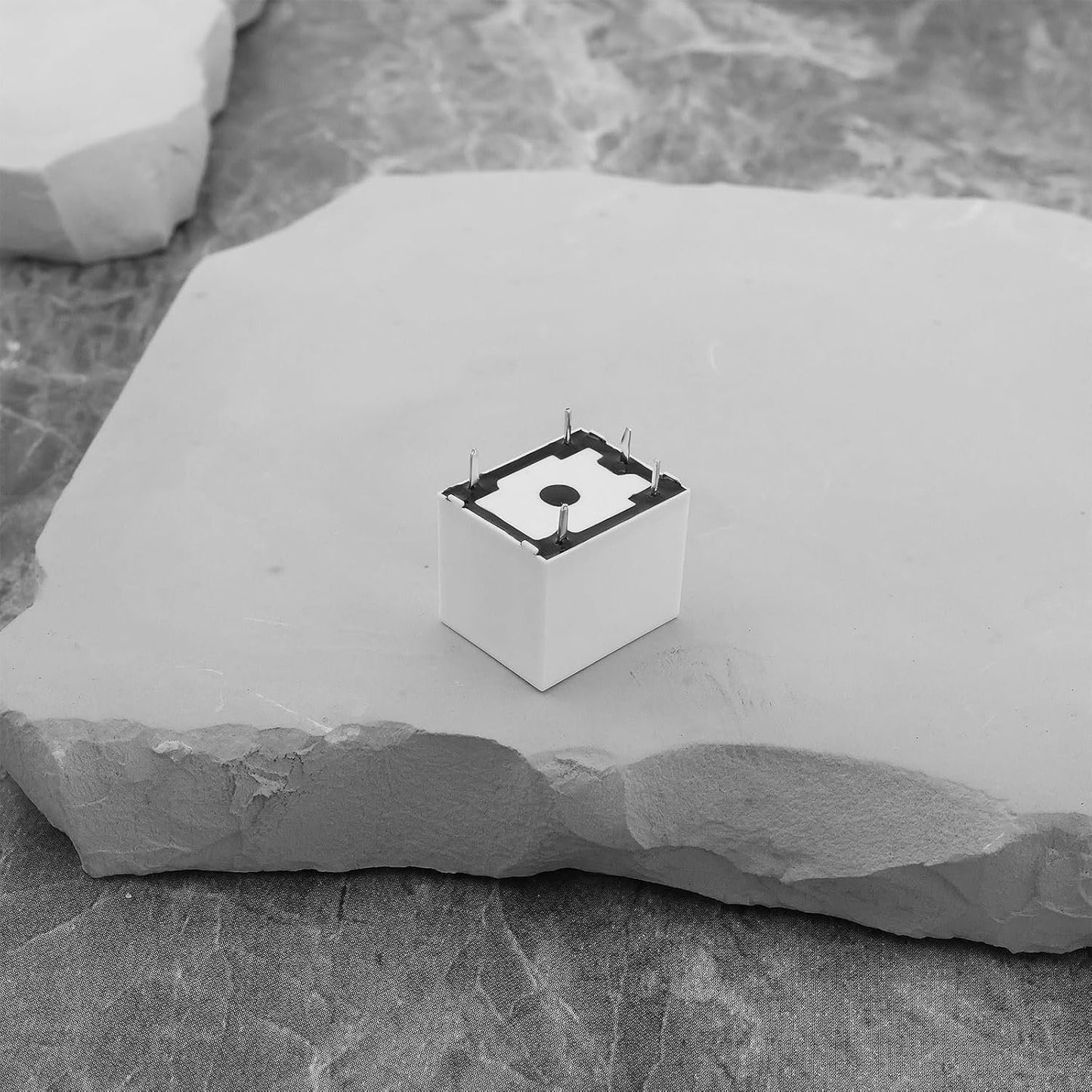 Micro Traders 2PCS 5-pin 10A 250VAC Relay HF3FD 012-Z3F Relay 12VDC Suitable for Industrial Automation Home Appliance Control Automotive Electronics