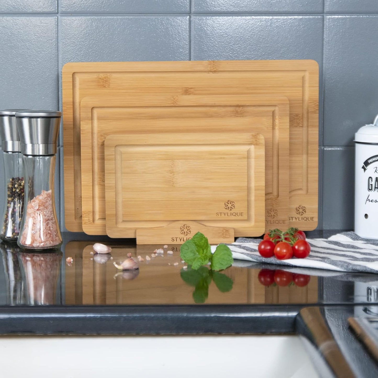 STYLIQUE Wooden Chopping Board Set of 3 with Cutting Board Organiser, Meal Prep Wooden Cutting Boards, Large Chopping Board and Serving Tray, Cheese Board, Kitchen Tools gadgets, Bamboo Chopping Board