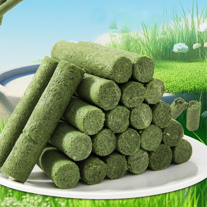 Cat Grass Sticks with Freeze-Dried Chicken – Natural Hairball Remedy and Oral Care Treats – Teething and Teeth Cleaning for Indoor Kittens and Adult Cats