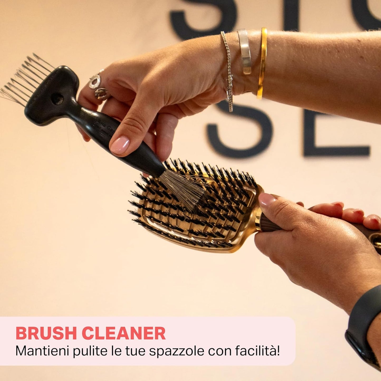 Olivia Garden The Brush Cleaner Brush Cleaner Black - The Quick and Easy Tool to Clean and Prolong the Life of Your Brushes.