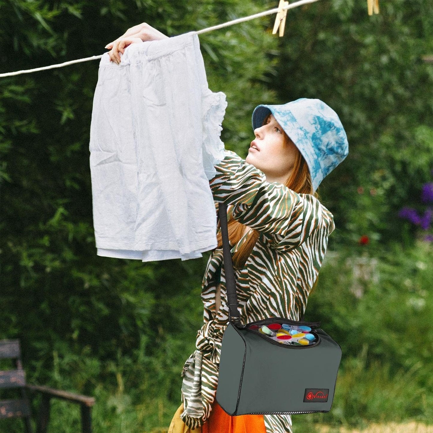 Vinsani Clothes Peg Bag Premium Zipped Waterproof Wearable Peg Storage Organiser Bag with Double Clips, Shoulder/Waist Strap Holds up to 300 Pegs Suitable for Indoor Outdoor Use â€“ Grey