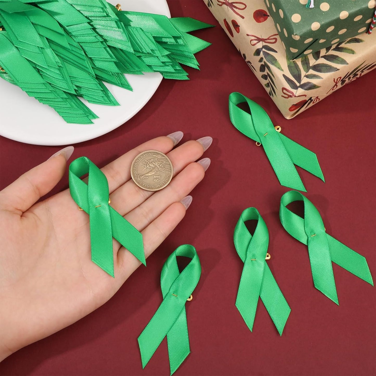 GLOBLELAND 100Pcs Mental Health Awareness Ribbon Green Satin Ribbon Lapel Pins for Charity Events Ribbons with Safety Pins for Women Men