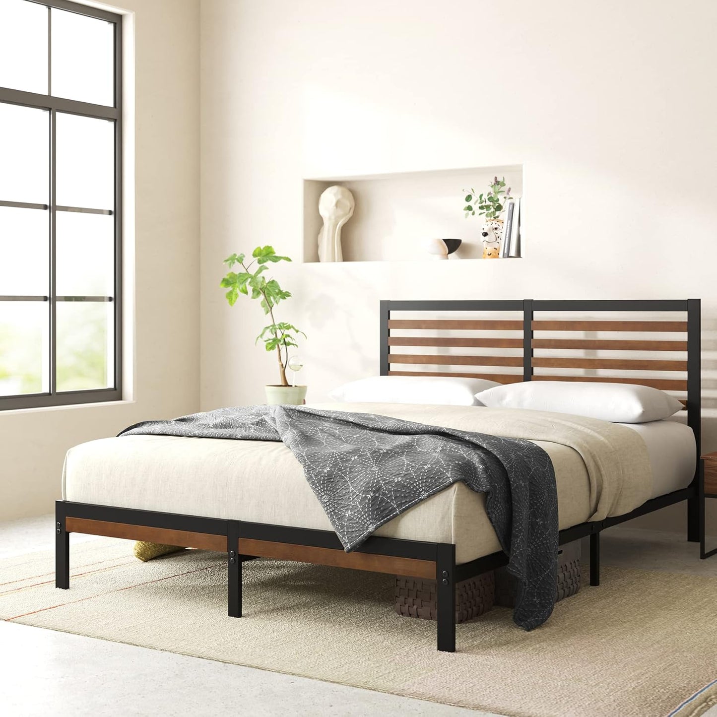Zinus Kai Bamboo and Metal Bed Frame Hybrid Platform Base with Footboard - King