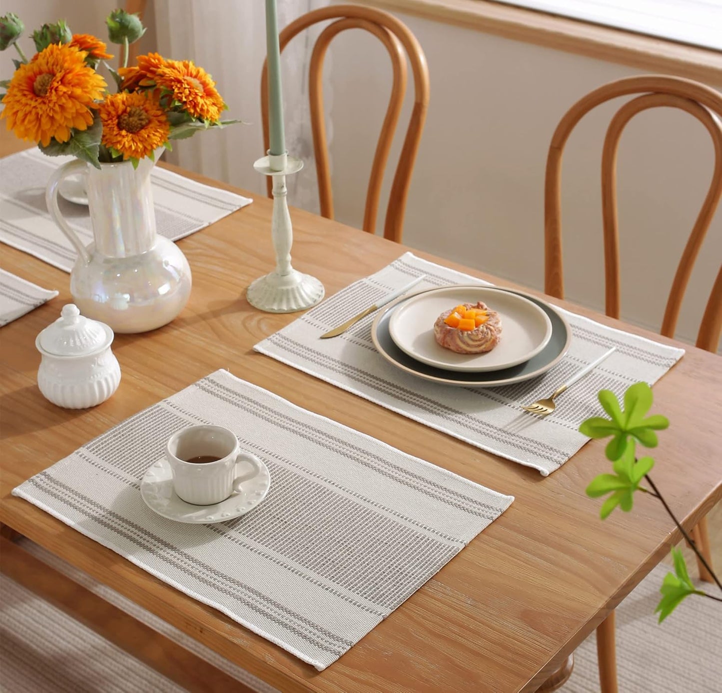 Placemats Set of 6 for Dining Table Décor, Woven Cloth Place Mats for Farmhouse Kitchen Tabletop, Handcrafted Machine Washable Cotton Table mats 13 x 19 Inch, Light Linen