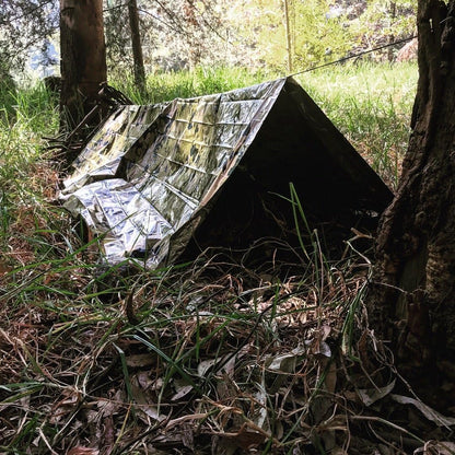 TITAN Survival XL Mylar Survival Blankets 5 Pack 70” x 90” - 90% Heat Retention & Waterproof Design - Emergency Blanket Cold Weather Protection & Survival Kits - Durable Space Blanket for Outdoor Use