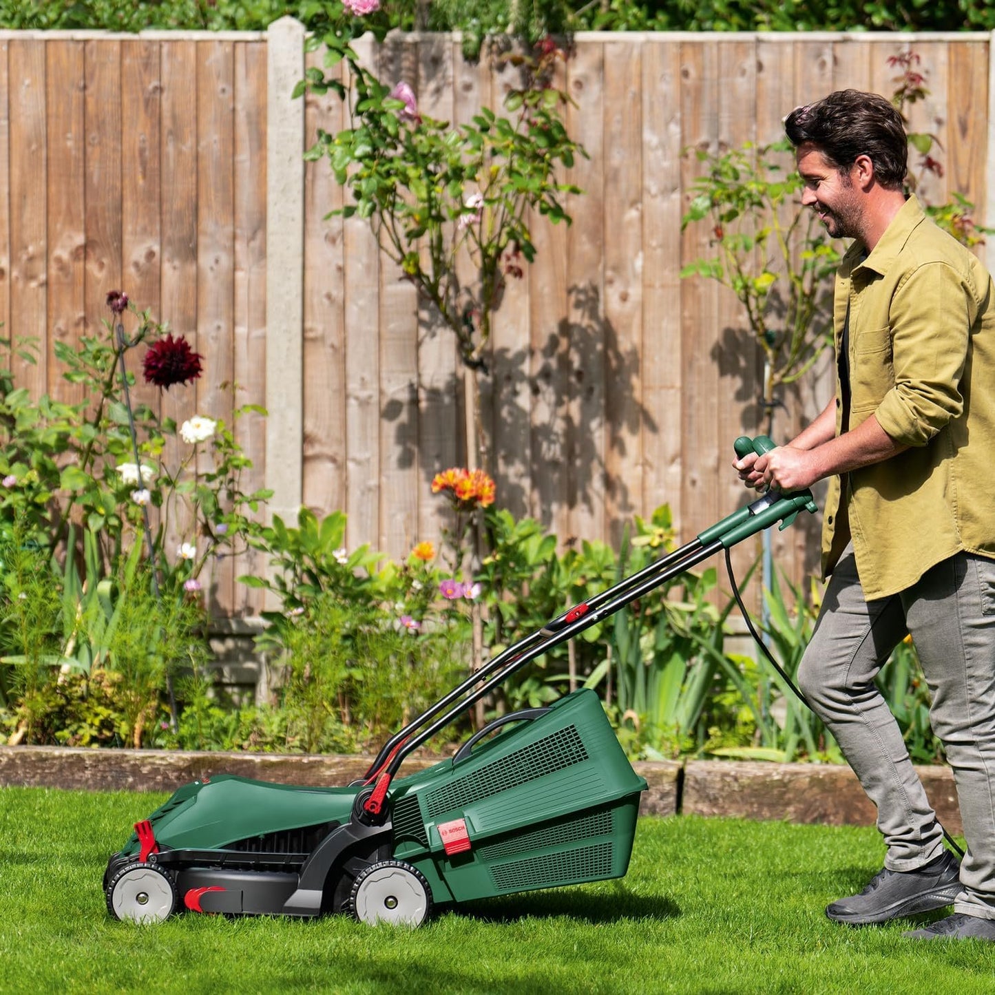 Bosch Corded Essentials Garden Kit: 1400w Lawn Mower + 450w Hedge Trimmer