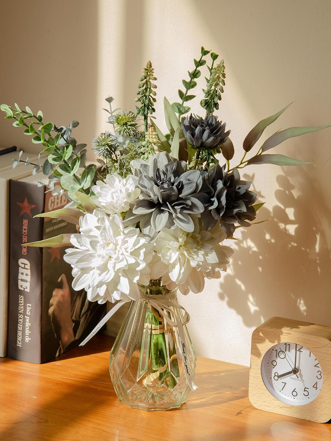 PERFNIQUE Fake Flowers with Vase, Silk Dahlia Faux Flowers in Vase, Artificial Flowers Bouquet for Home Decor, Floral Arrangement for Dining Table Centerpiece, Boho Flower Decor (White and Blue)