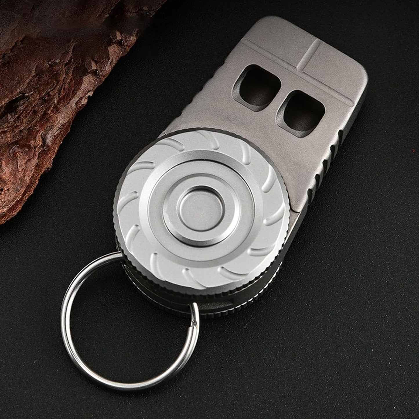 Générique Safety Whistle, Titanium Alloy Signaling, Multifunctional Survival Tool, Loud & Design, Lightweight and Compact, for Pet Training, Camping, Kayaking, Hunting, Fishing, Attributo singolo, Se