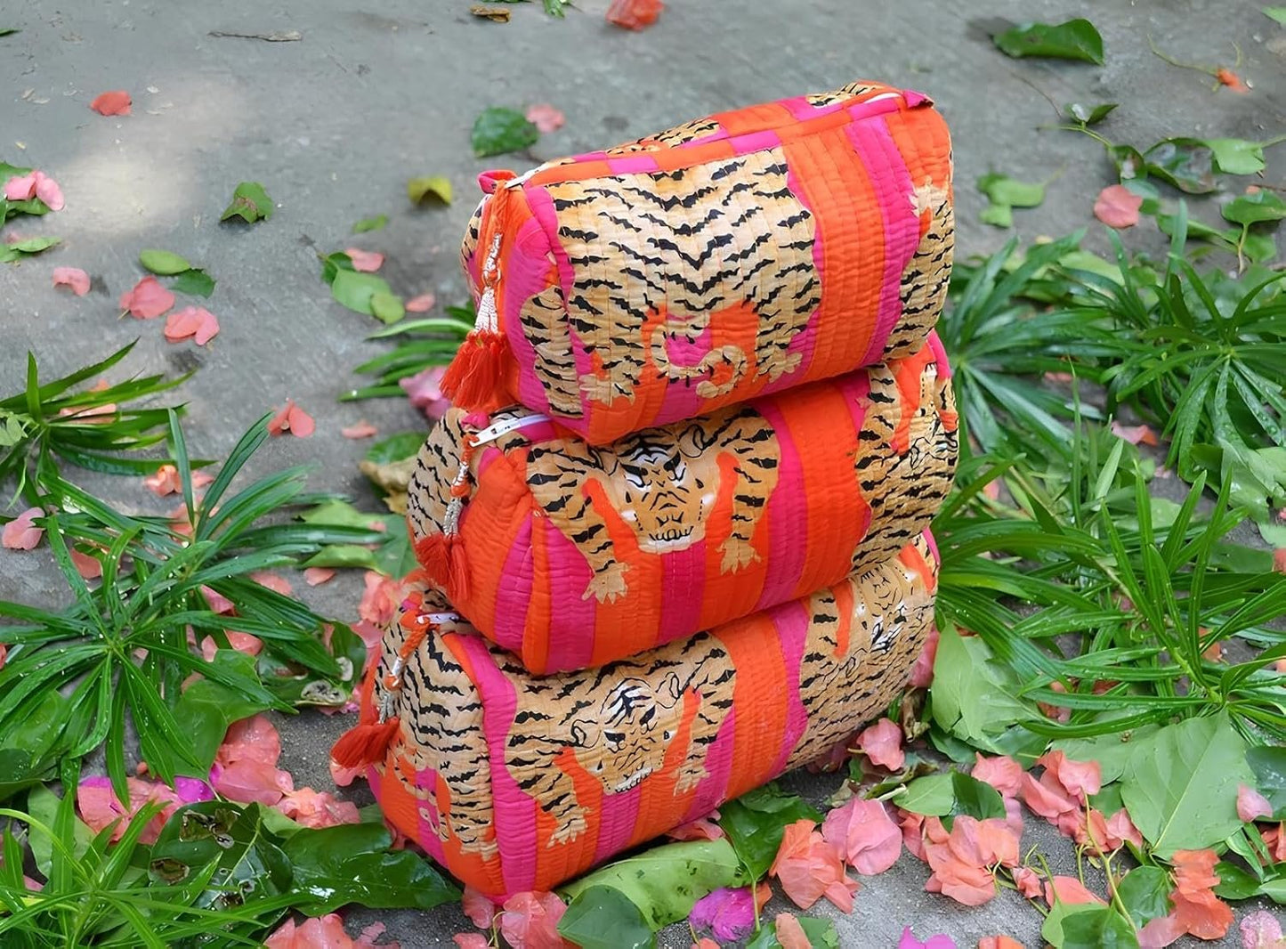 INDACORIFY Tiger Print Makeup Bag Set of 3 Pieces Indian Cotton Toiletry Bag Make up Pouch Travel Bag Quilted Wash Bag Shaving Cotton Cosmetic Kit, Multicolor, Bag