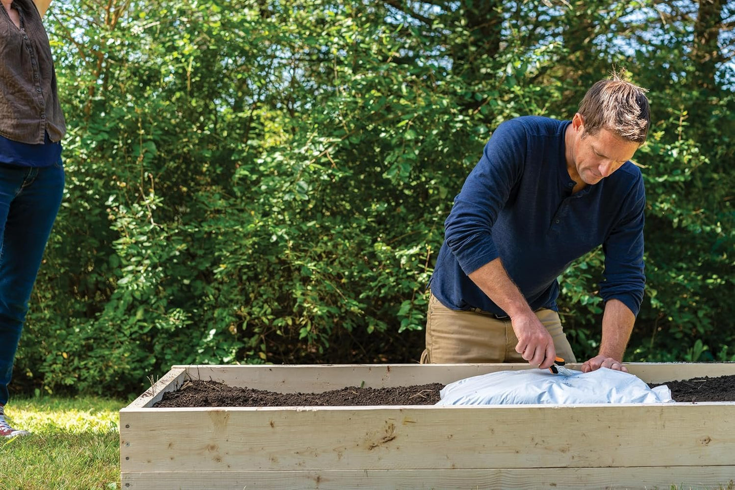 Fiskars Pruning Shears for Gardening, Multipurpose 8" Garden Shears with Sheath and SoftGrip Handle, Great for Cutting Nursery Pots, Bags, and Wire