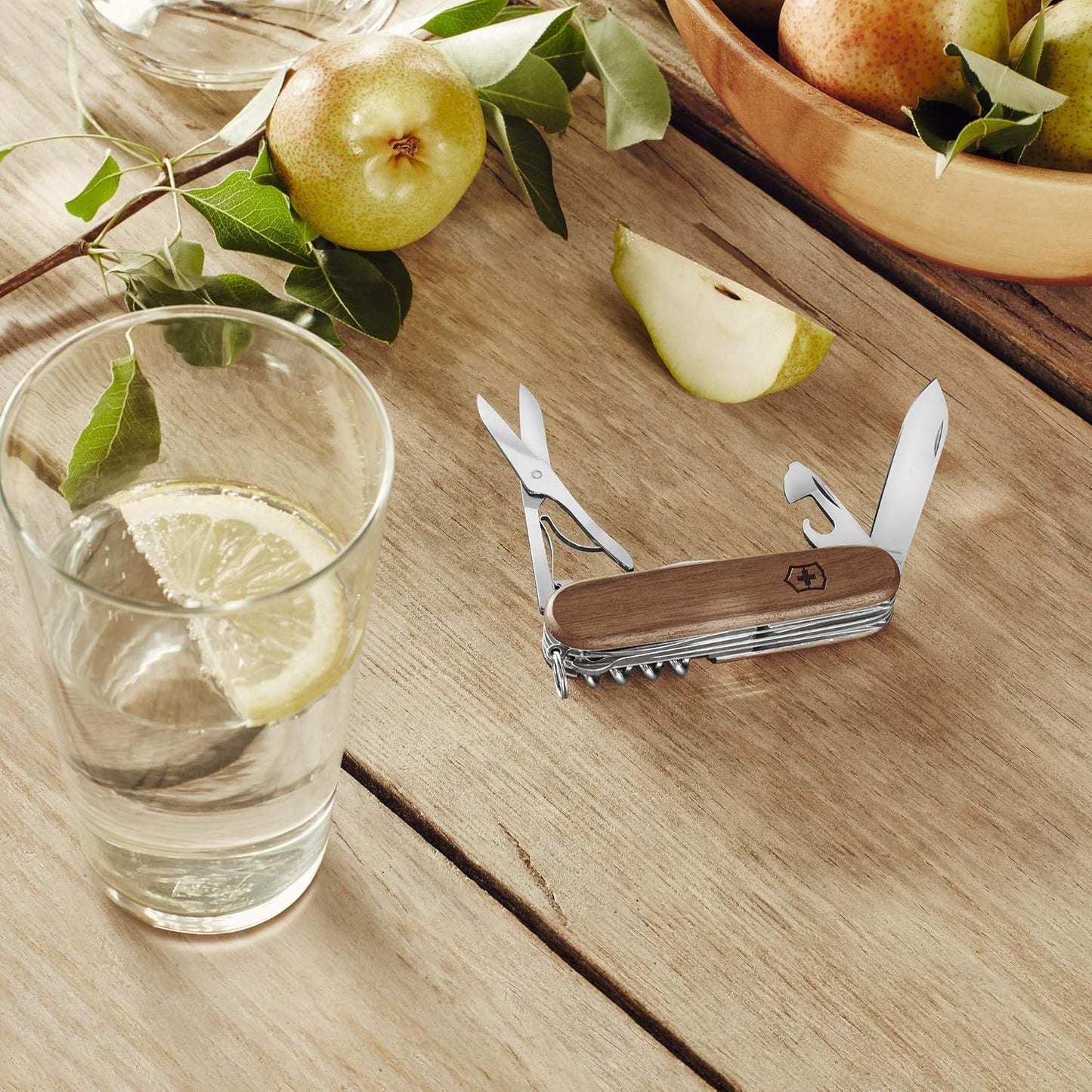 Victorinox Huntsman Wood Swiss Army Knife, Medium, Camping Pocket Knives, Multi Tool, 13 Functions, Large Blade, Saw, Wood