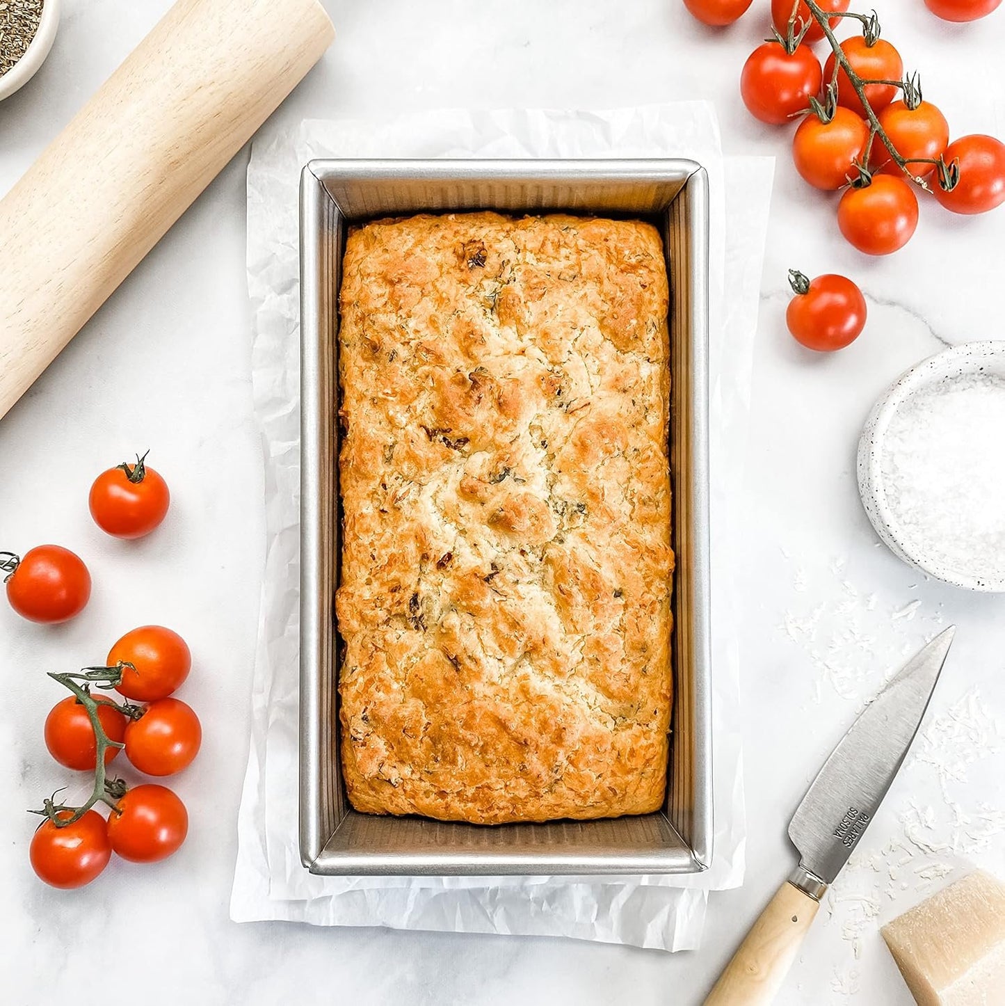 USA Pans 8.5 x 4.5-Inch Aluminized Steel Loaf Pan with Americoat Loaf Pan