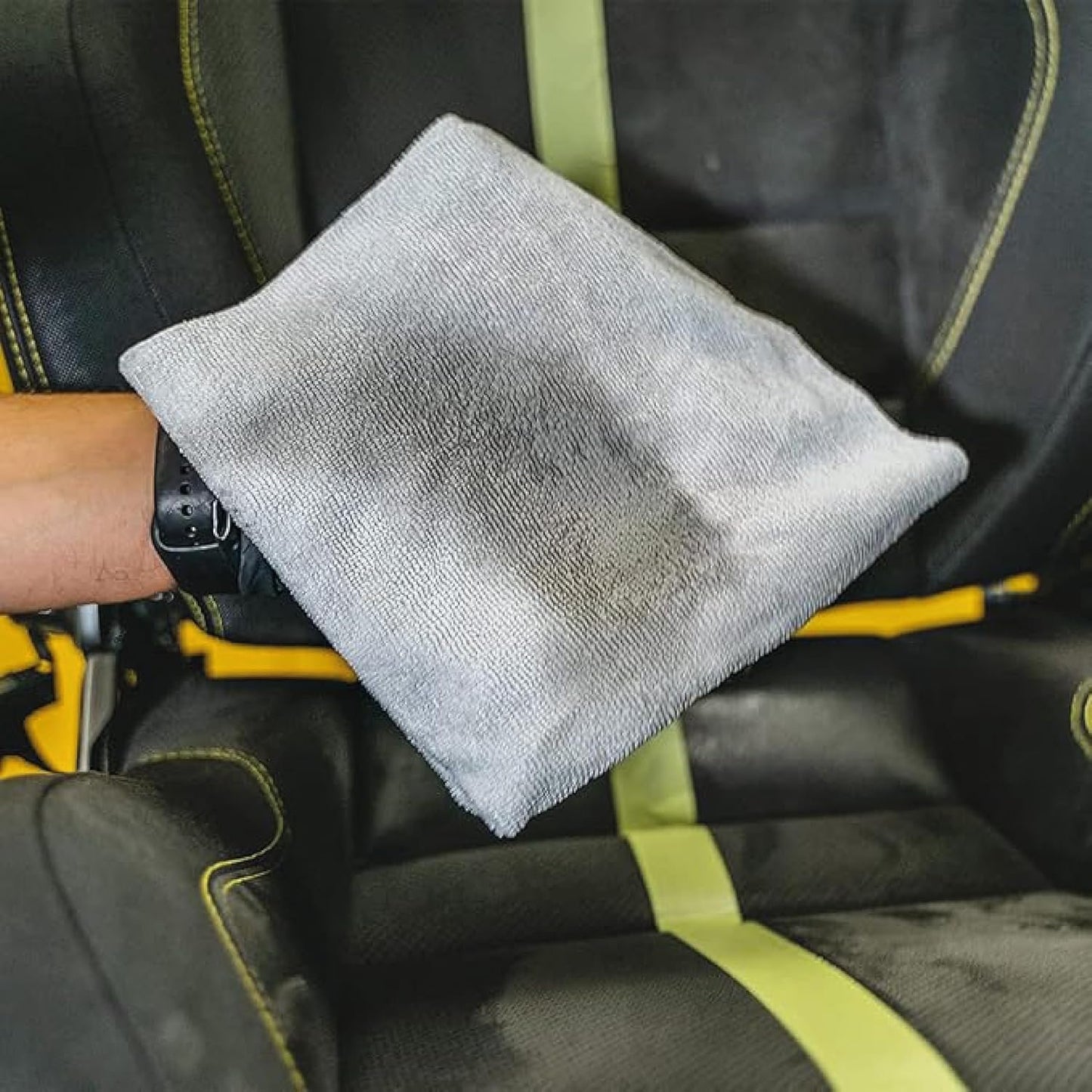 Mafra Maniac Car Detailing Line, Size 1L, Interior Cleaner Purifier, Car Interior Cleaner with Decontaminating and Sanitising Action Anti-Odor, Eliminates Difficult Mixed Dirt