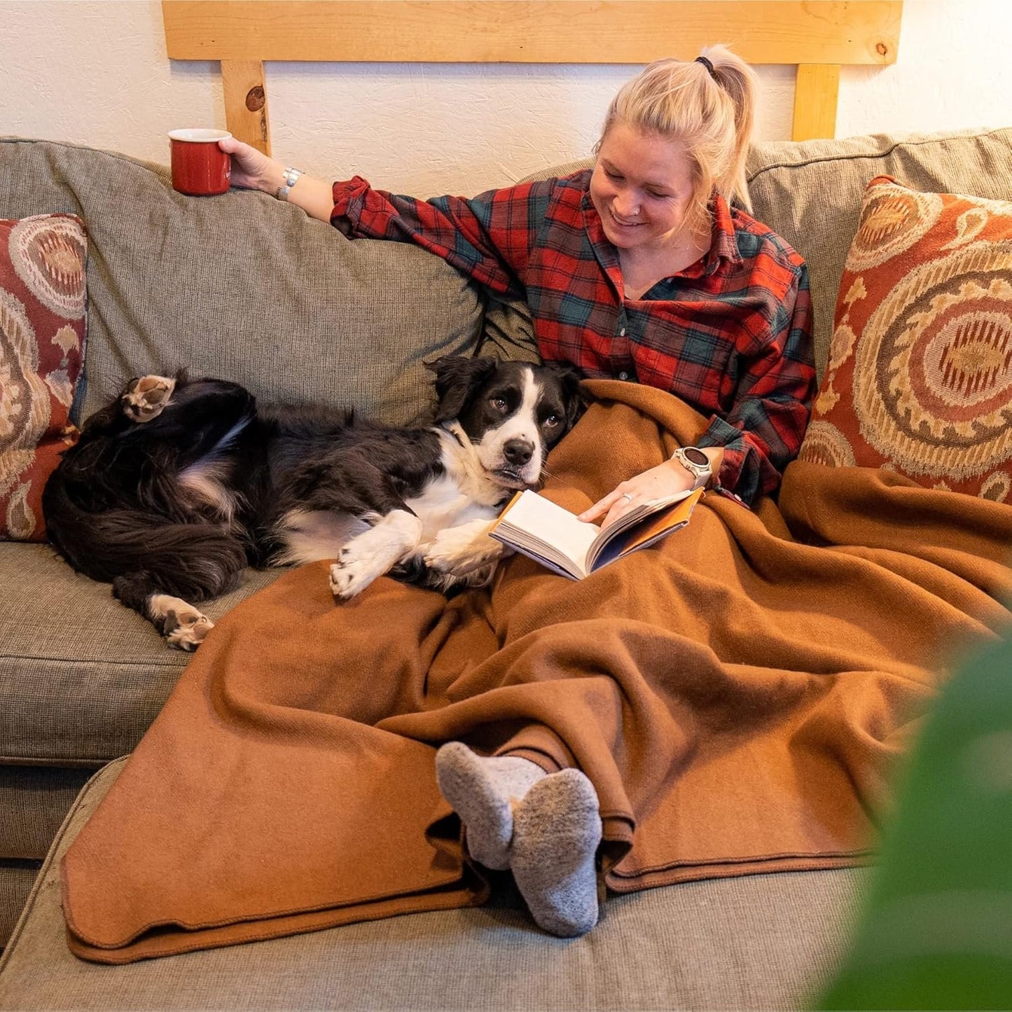 Arcturus Military Wool Blanket - 4.5 lbs, Warm, Thick, Washable, Large 64" x 88" - Great for Camping, Outdoors, Sporting Events, and Survival Kits (Camel)